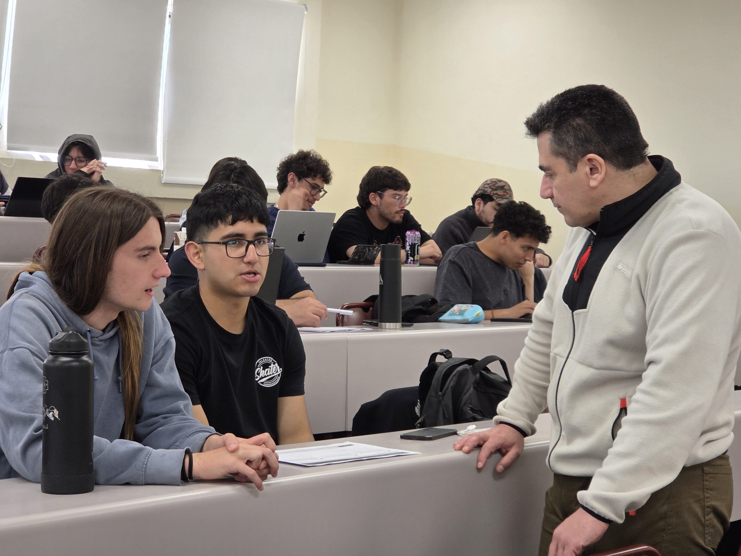 Equipos de la Feria de Software USM 2026 culminan talleres para comercializar sus propuestas tecnológicas