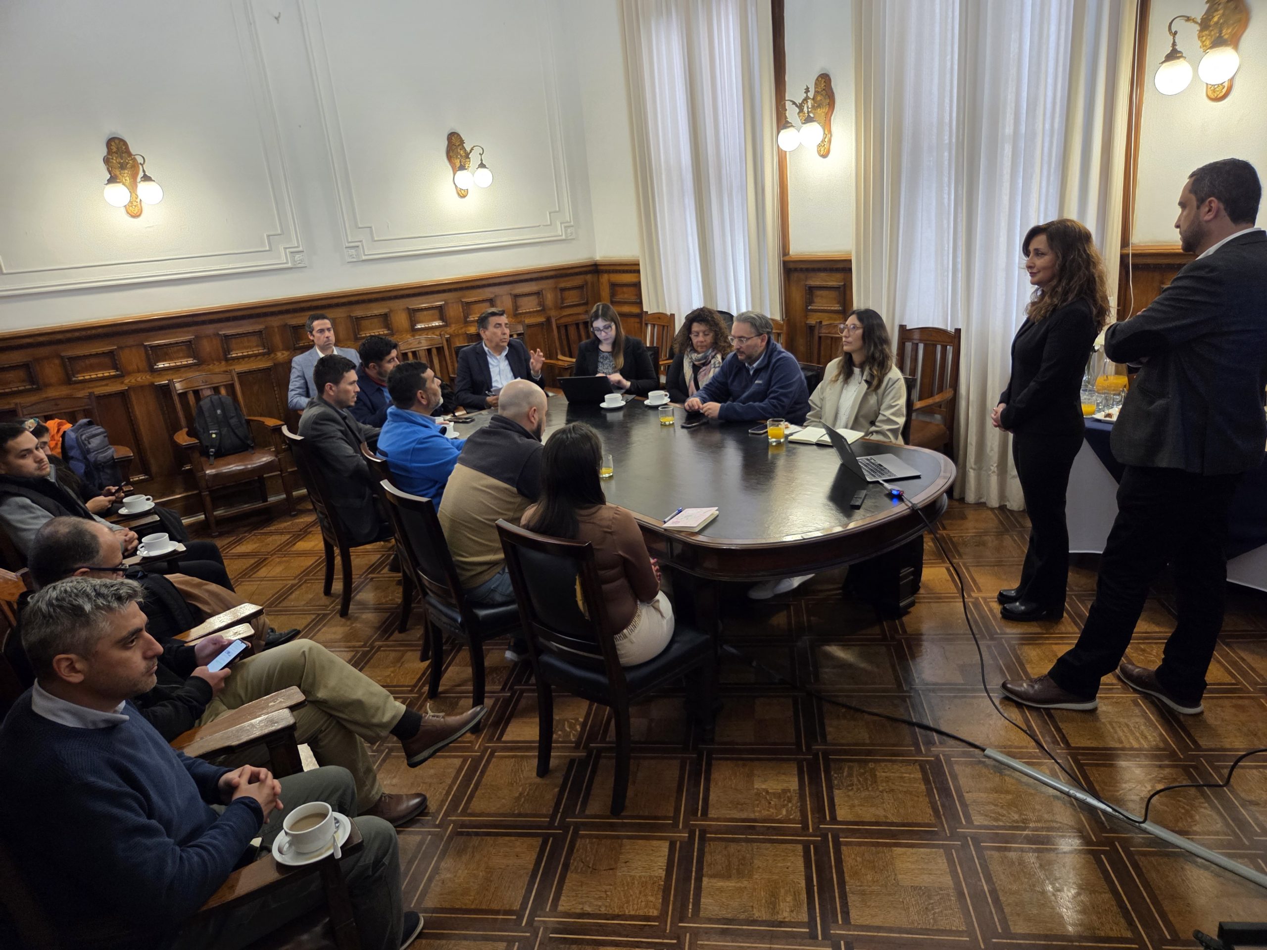 Instituto 3IE-USM y Empresa Portuaria San Antonio abordan opciones de cooperación para fortalecer sector logístico-portuario
